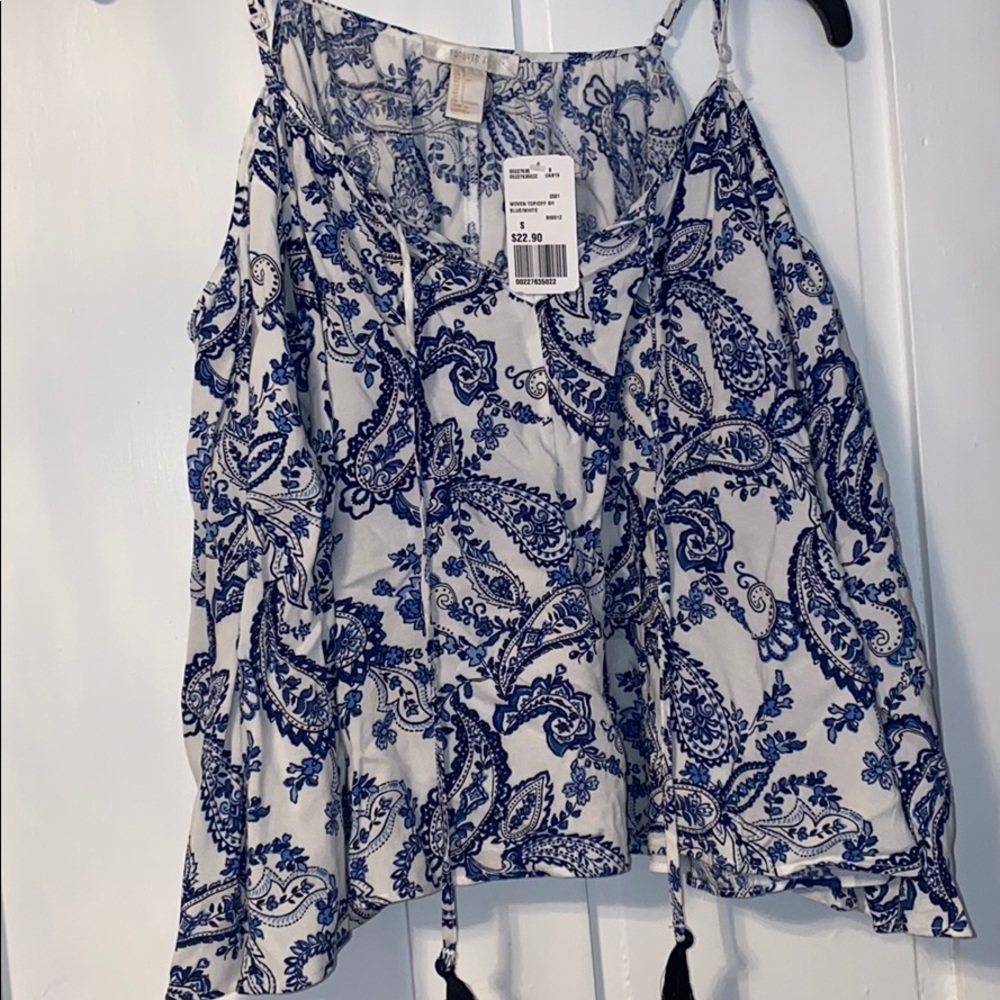 Brand new top! Tags are still on